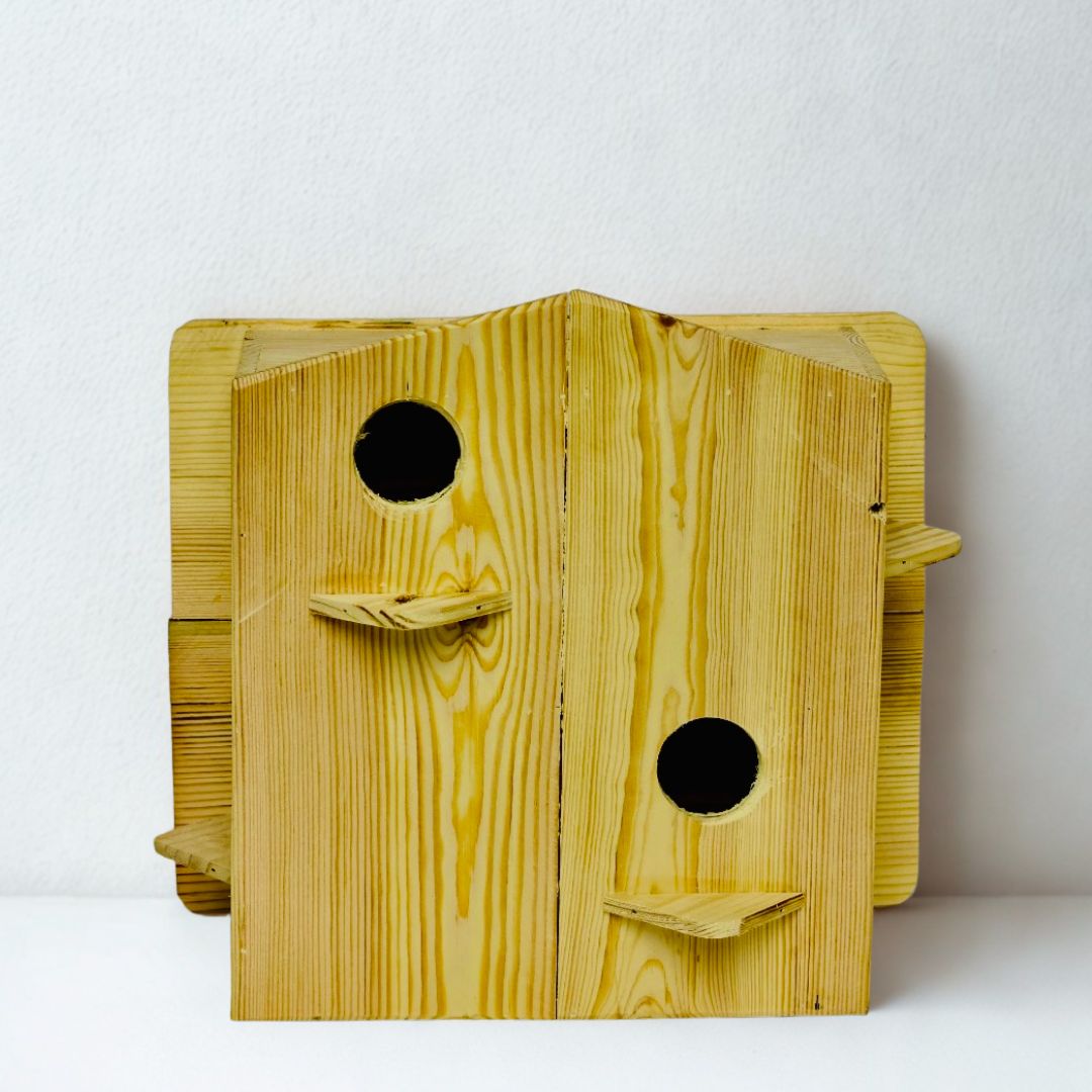 Premium Wooden Bird House Fits 4 Bird Families Polished Weatherproof